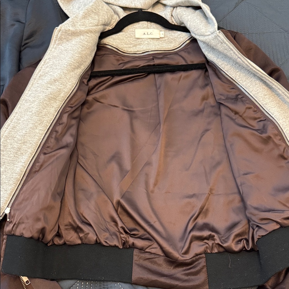 EDISON CONVERTIBLE BOMBER JACKET IN BORDEAUX GREY small - Picture 7 of 11